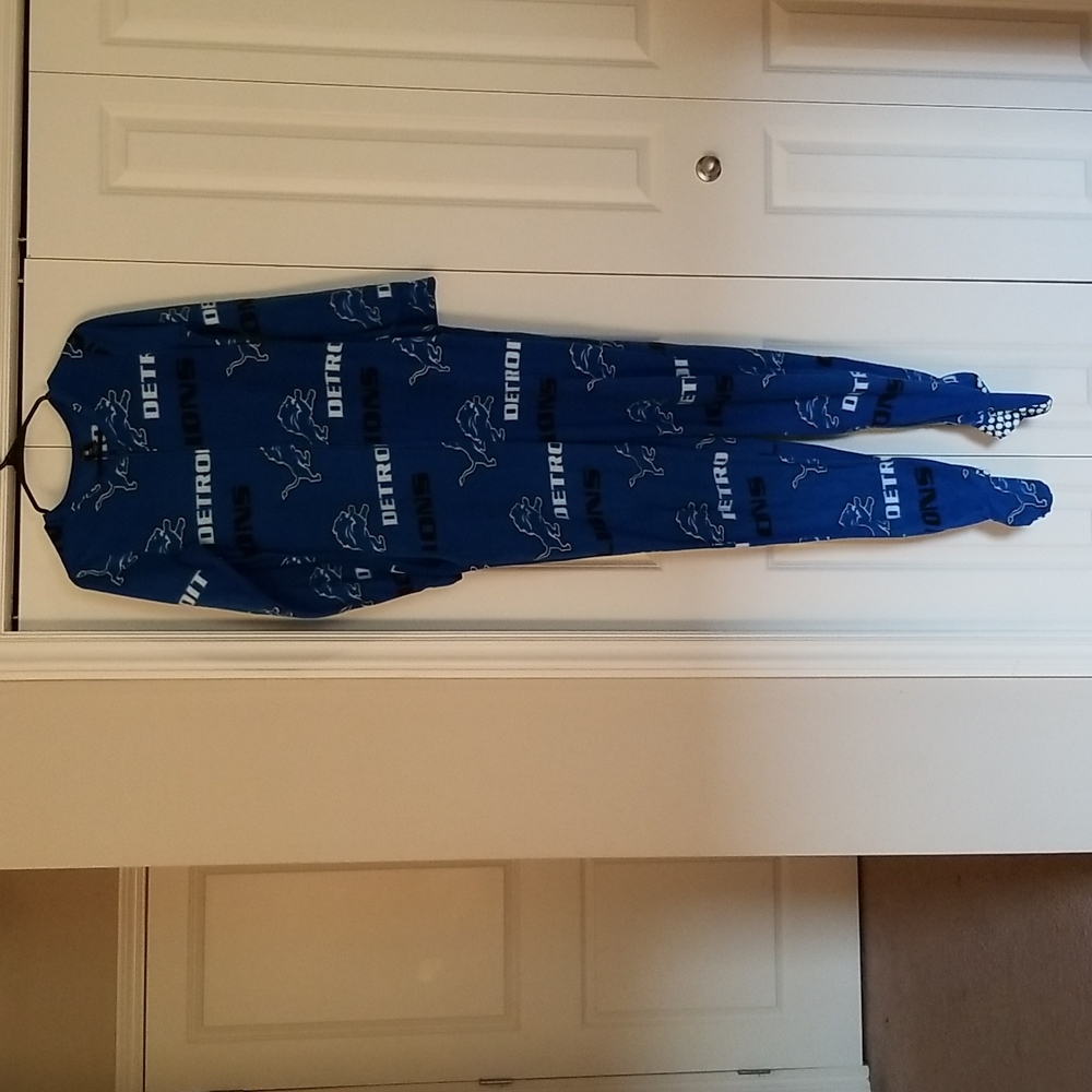 NFL Detroit Lions Women's Onesie with Pockets, Small